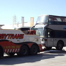 Grúas Bobbytrans arrastre de camiones y vehículo 1