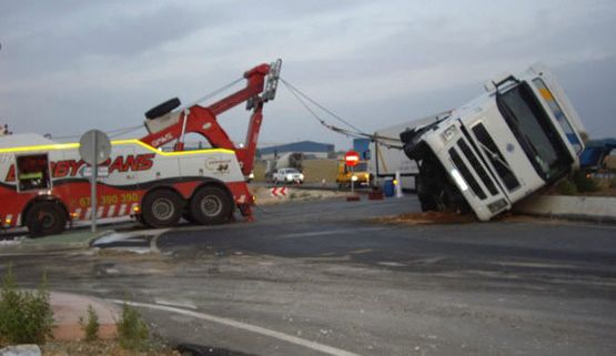 Grúas Bobbytrans rescate de vehículo 6